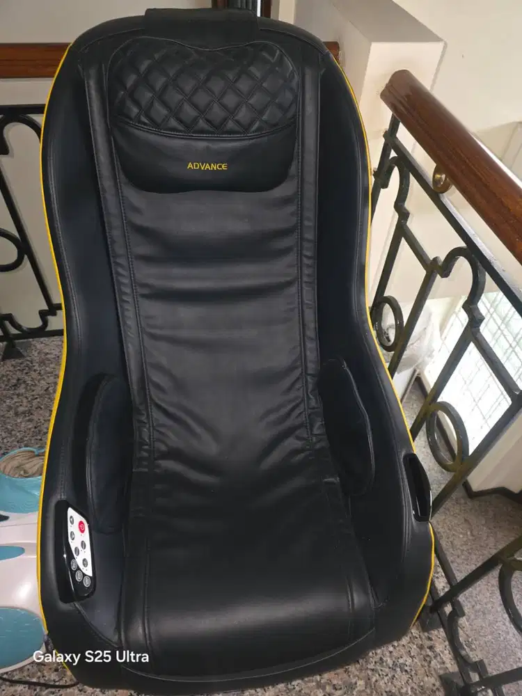 Jual kursi pijat ichiro neo fit advance 8jt nego