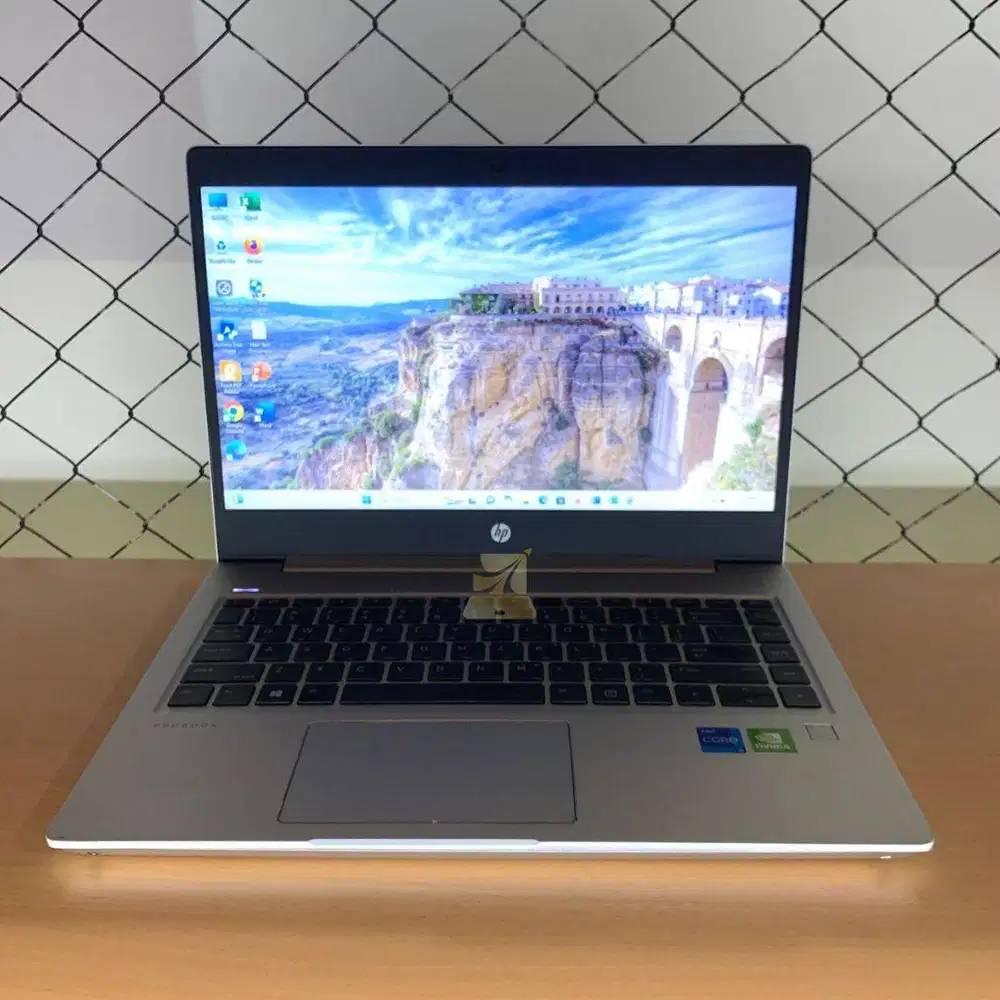 HP Probook 440 G6 / i5 8265U / 8GB / SSD 256GB / Nvidia MX130
