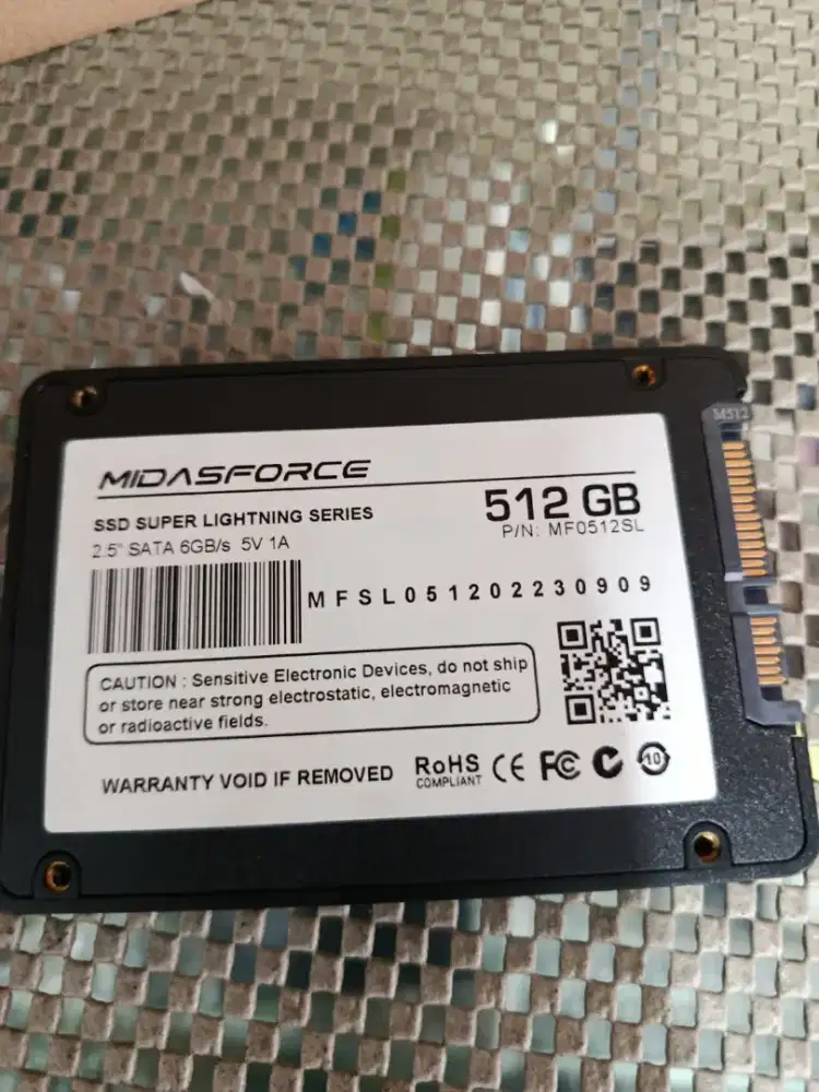 SSD 512Gb sat set masih ada windows nya hanya 750rb