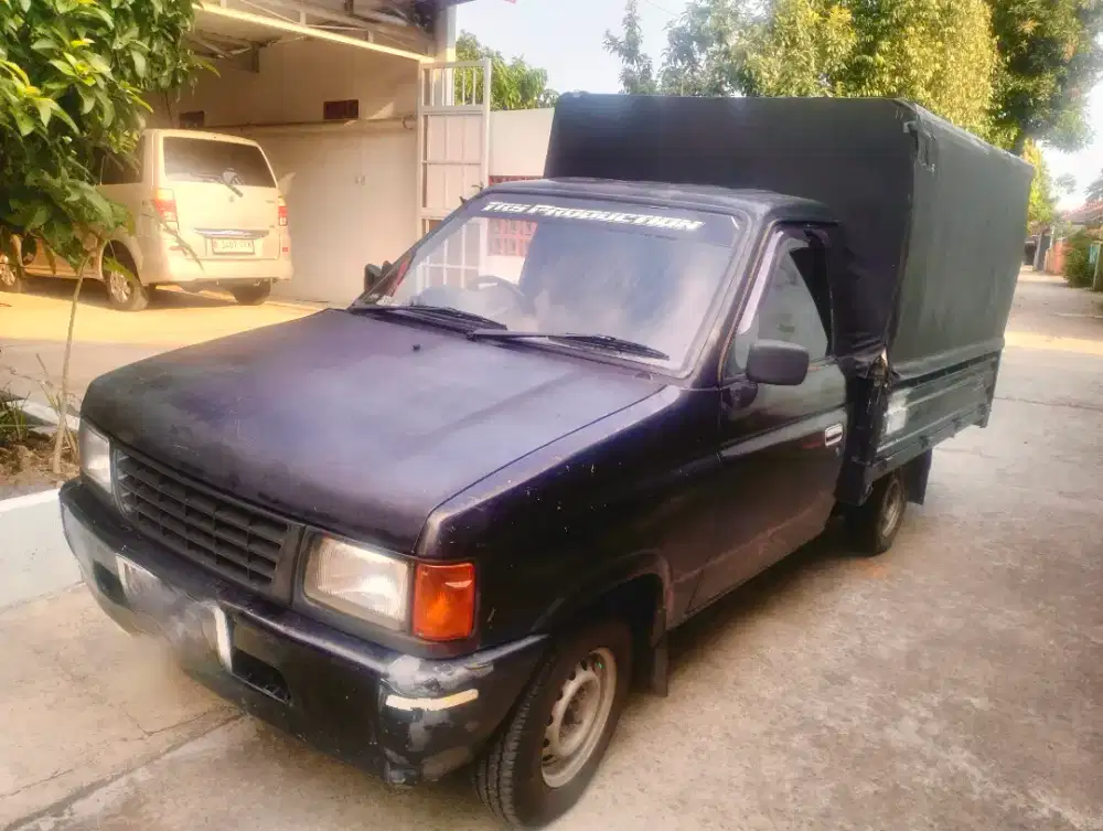 Isuzu panther pickup 2005