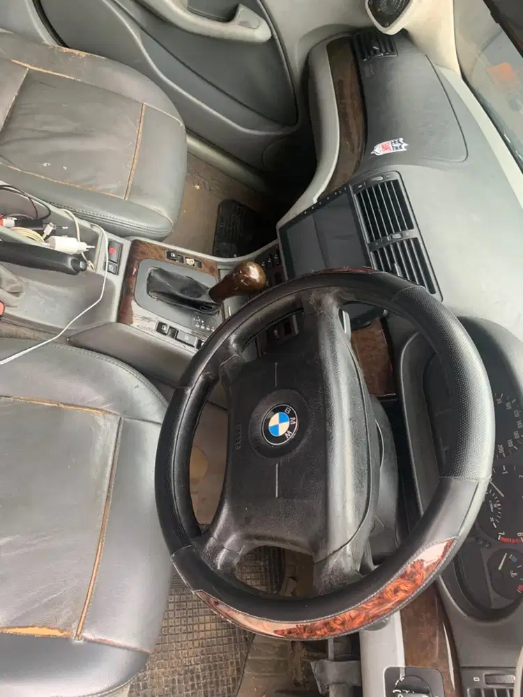 BMW 318i 2001 Bensin