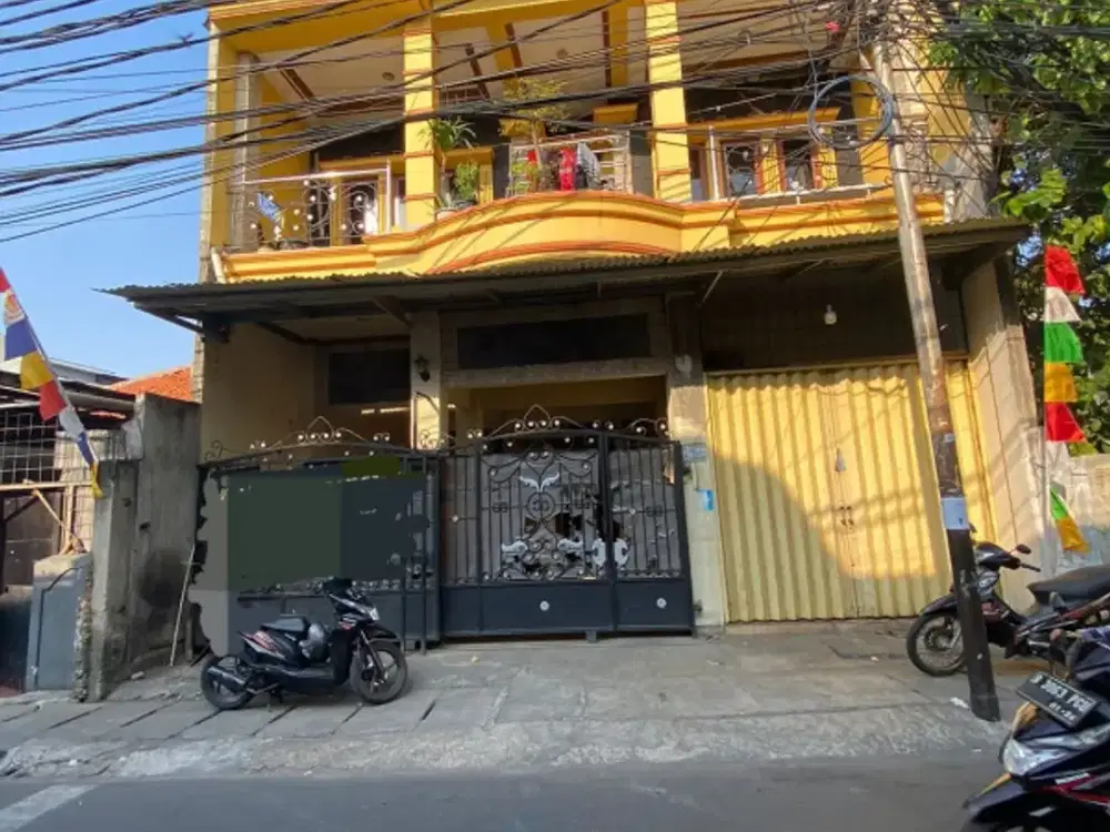 rumah 3 lantai,bagus,harga murah di Kemayoran,jakarta pusat