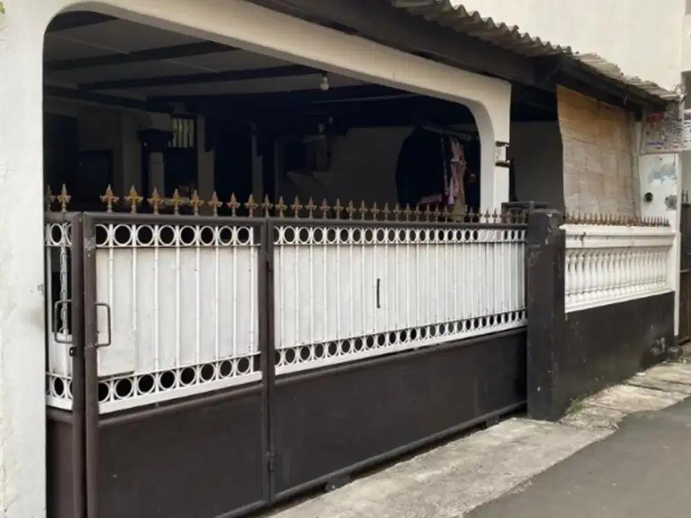 rumah 2 lantai,bebas banjir di Cipinang besar Selatan,jakarta timur