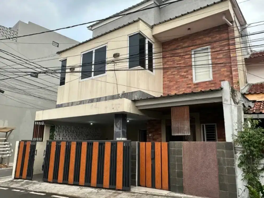 rumah 2,5 lantai,bagus,strategis di cempaka putih,jakarta pusat