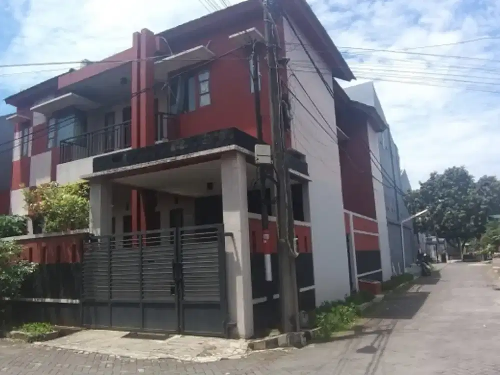 rumah 2 lantai,hook di harapan baru regency,Bekasi barat