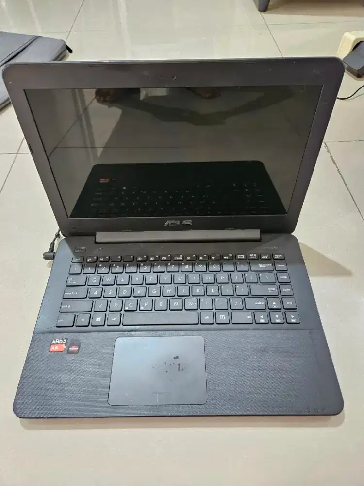Laptop Asus x454y AMD A8 vga amd R5 gaming tipis