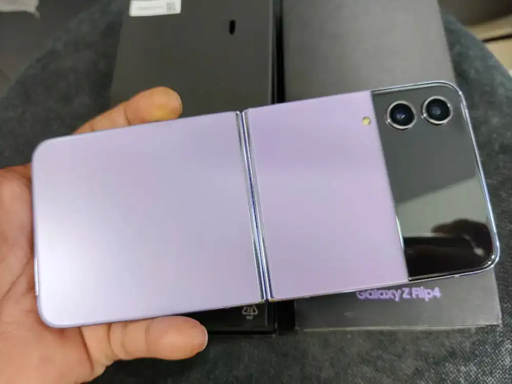 SECOND SAMSUNG Z FLIP 4 8/256GB Garansi Resmi Samsung