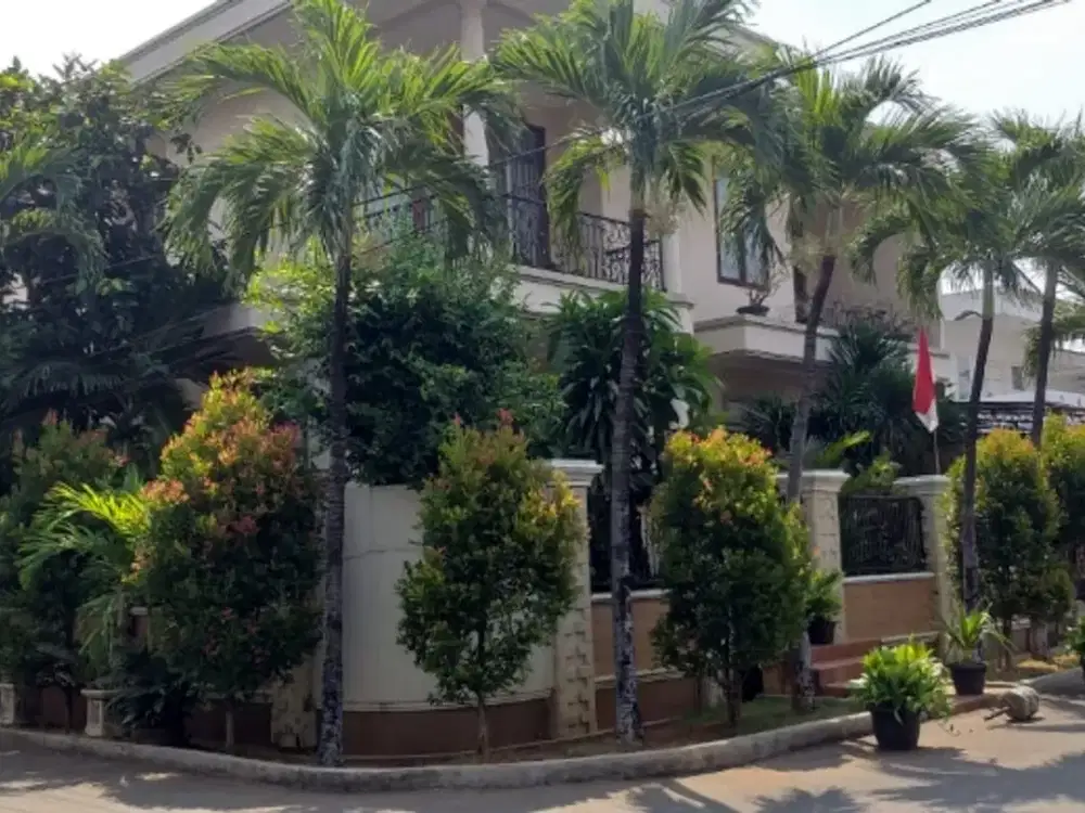 rumah di Pulomas barat,pulomas,Pulo gadung,posisi hook,strategis