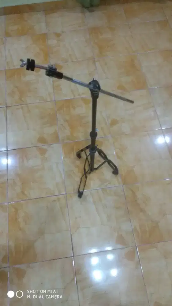 Stand crash / stand boom mess