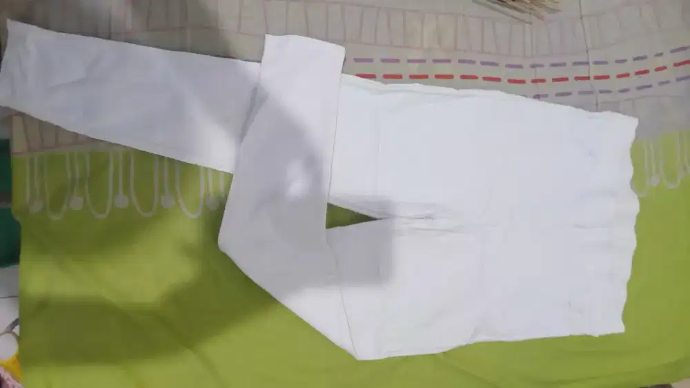 2 Celana Legging cakep black n white  45k