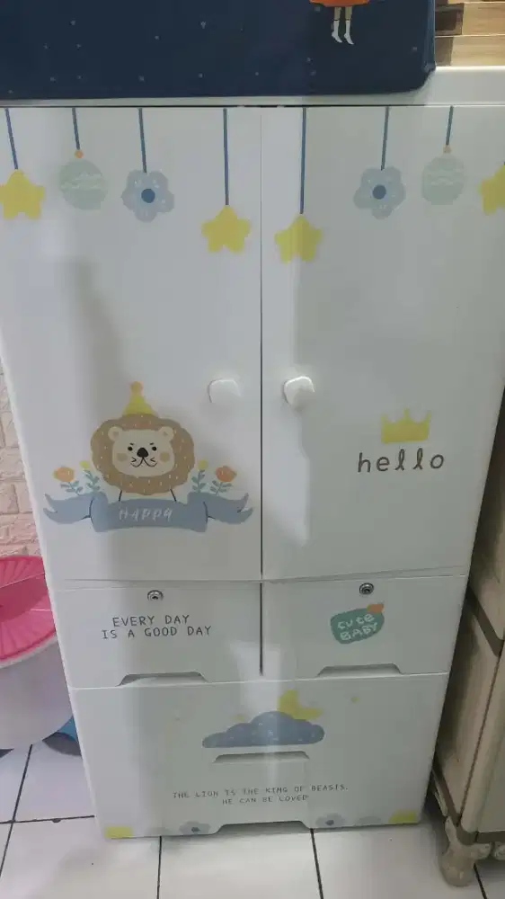 Lemari plastik anak angola