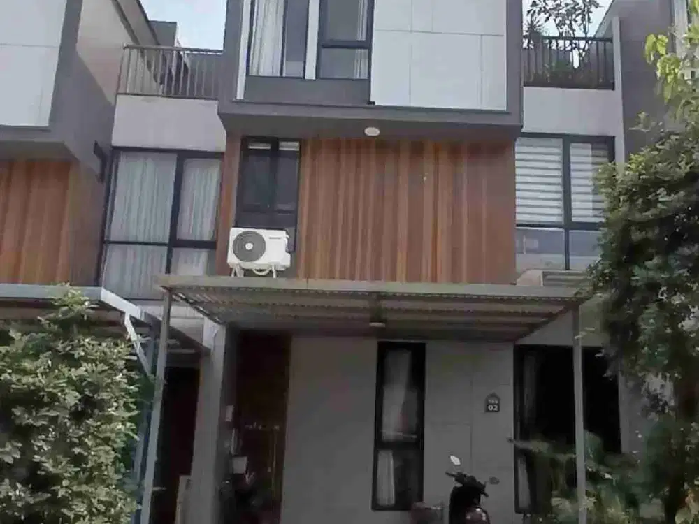 JUAL RUMAH 3 LANTAI KOTA WISATA CIBUBUR