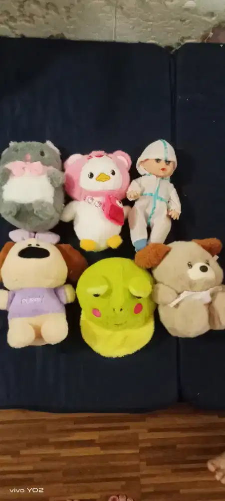 Boneka dan sepatu anak murmer