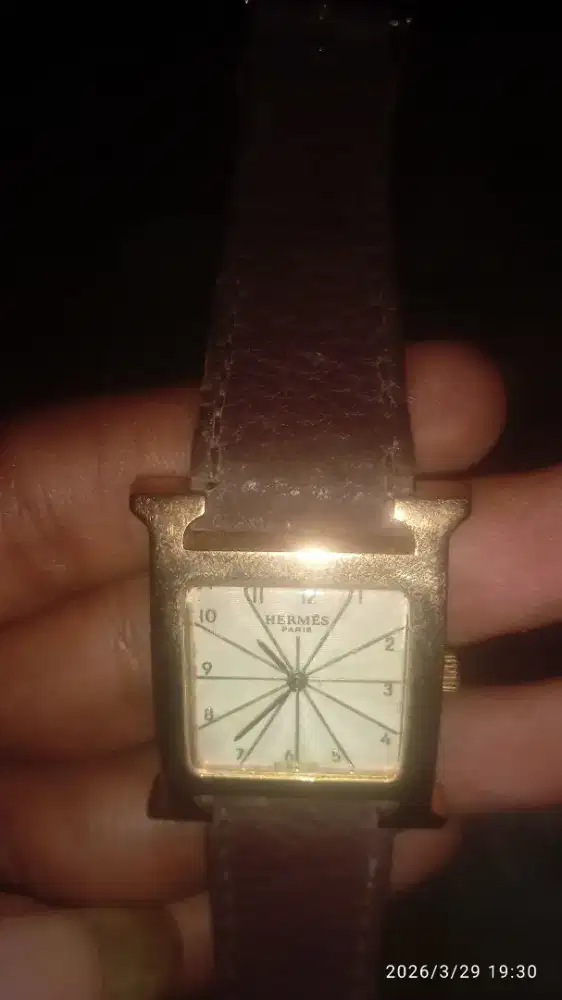 Jam tangan wanita HERMES