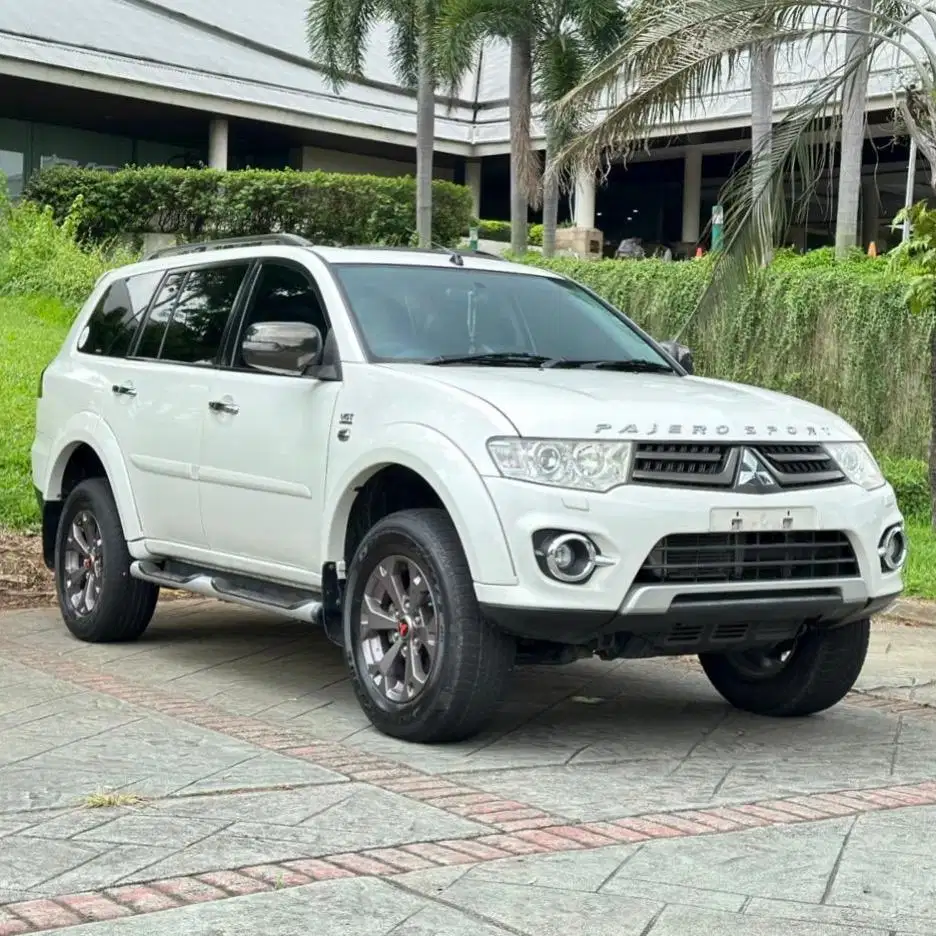 (CASH) Mitsubishi Pajero Sport Dakar Diesel 2014