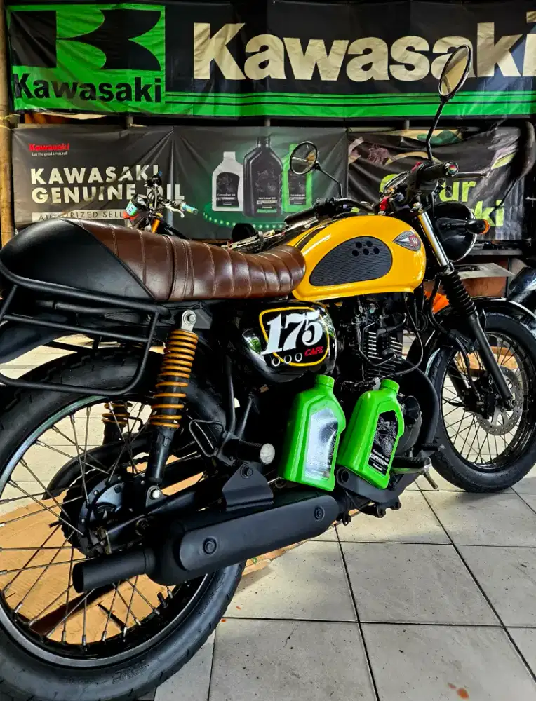 JualCpt90%LikeNew KM20Rb KAWASAKI W175 2021 W175 CAFE RACER KUNING