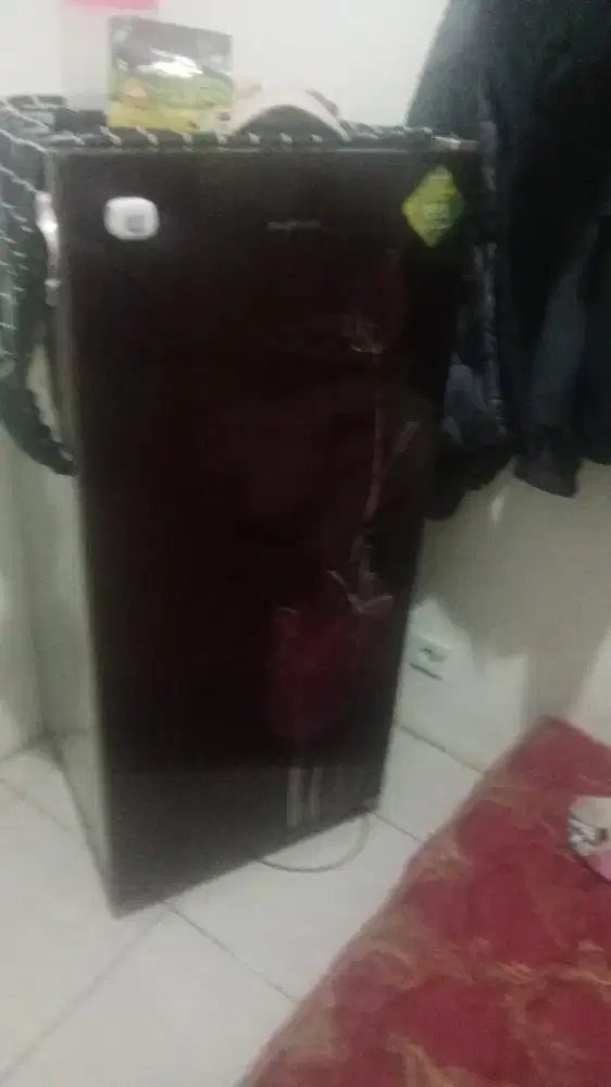 Jual kulkas gatau knpa dtinggal mudik tiba2 ga dngin