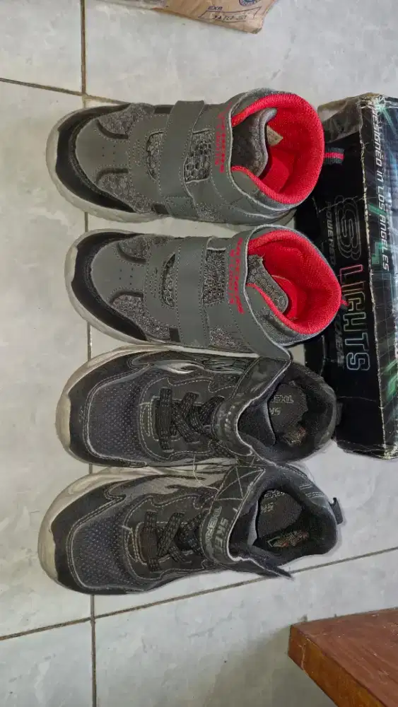 Sepatu anak Skechers ORIGINAL  bekas / seken / second