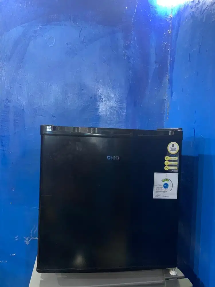 Kulkas mini chiq mulus