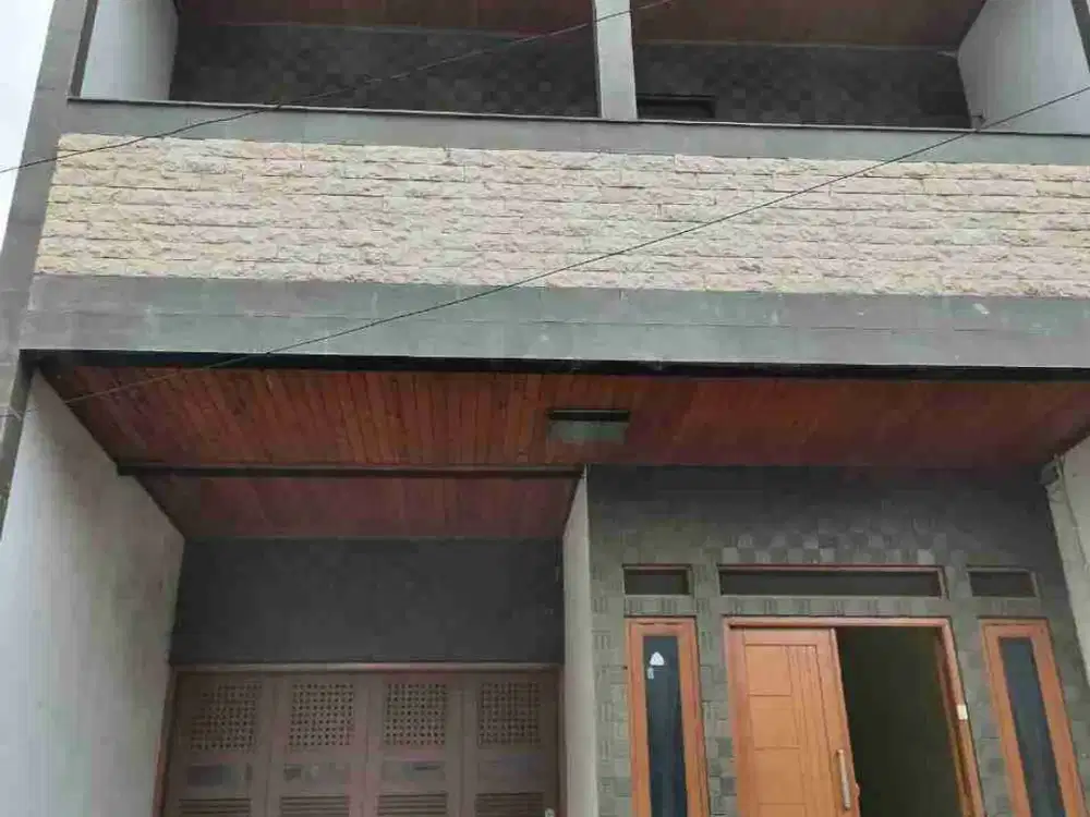 Dijual Rumah 3 Lantai Murah di Larangan Selatan Kota Tangerang