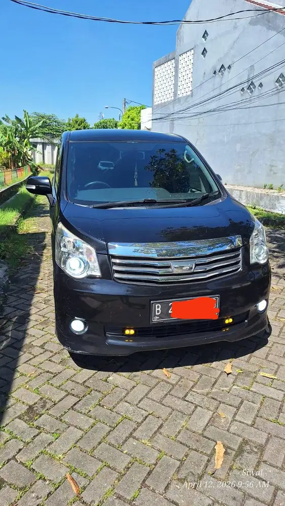 Dijual Toyota Nav1 GAt 2013
