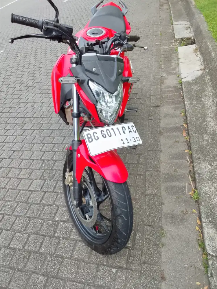 Motor Honda cb 150 r 2015