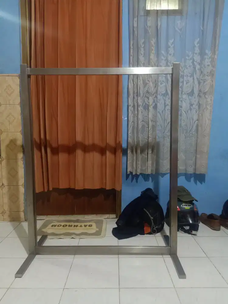Gantungan Baju Stainless Steel
