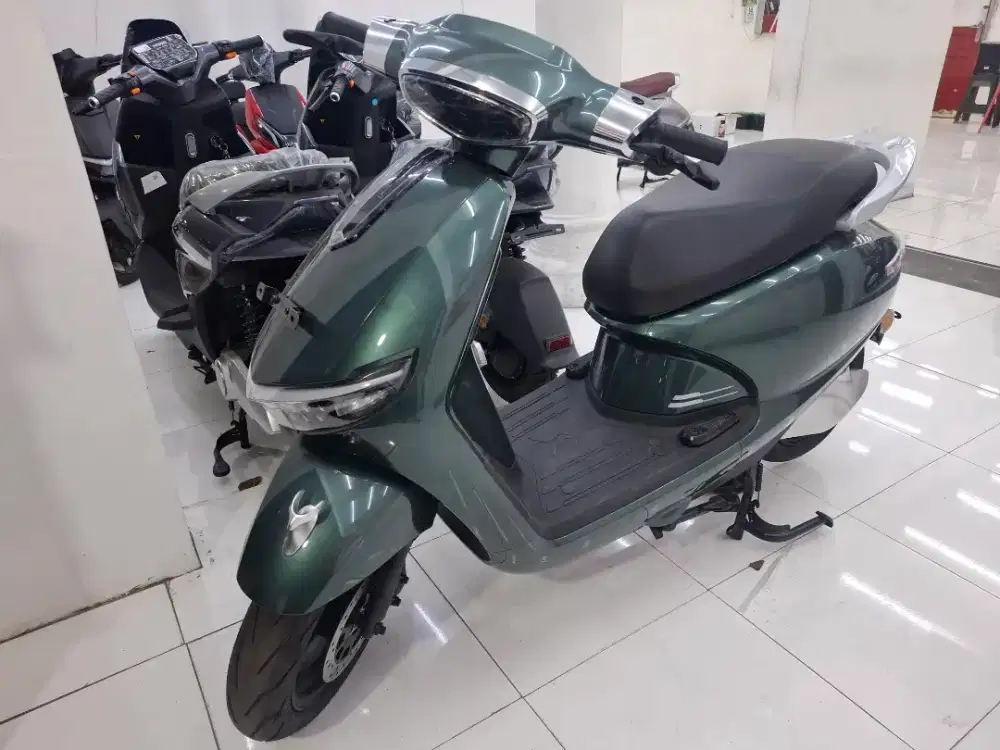 Molis Uwinfly M110F Hijau Army