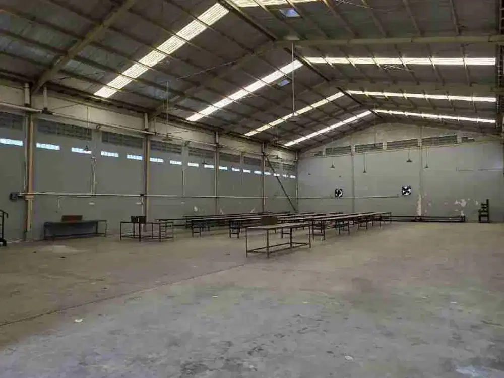 DIJUAL MURAH GUDANG RAYA MENGANTI GRESIK LUAS 1000 STRATEGIS BAGUS SIAP PAKAI