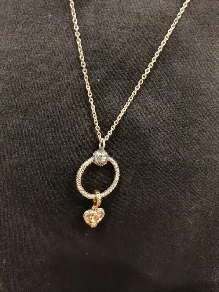 Kalung + Charm Pandora Original bebas cuci di store resmi