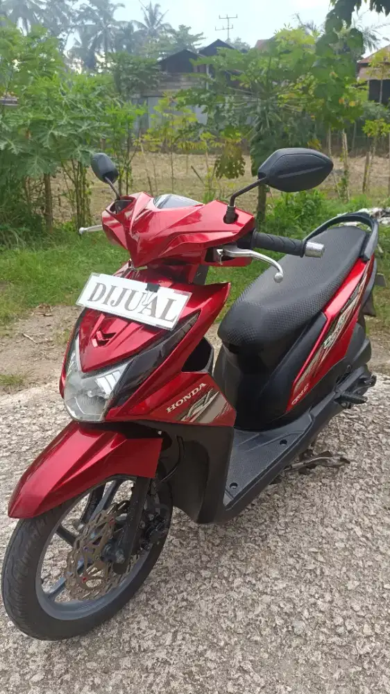 Beat tahun 2014 Merah merona