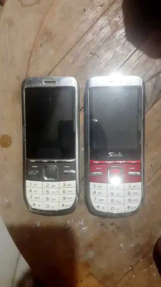 2 unit HP keypad jadul dual SIM GSM merek steele batangan