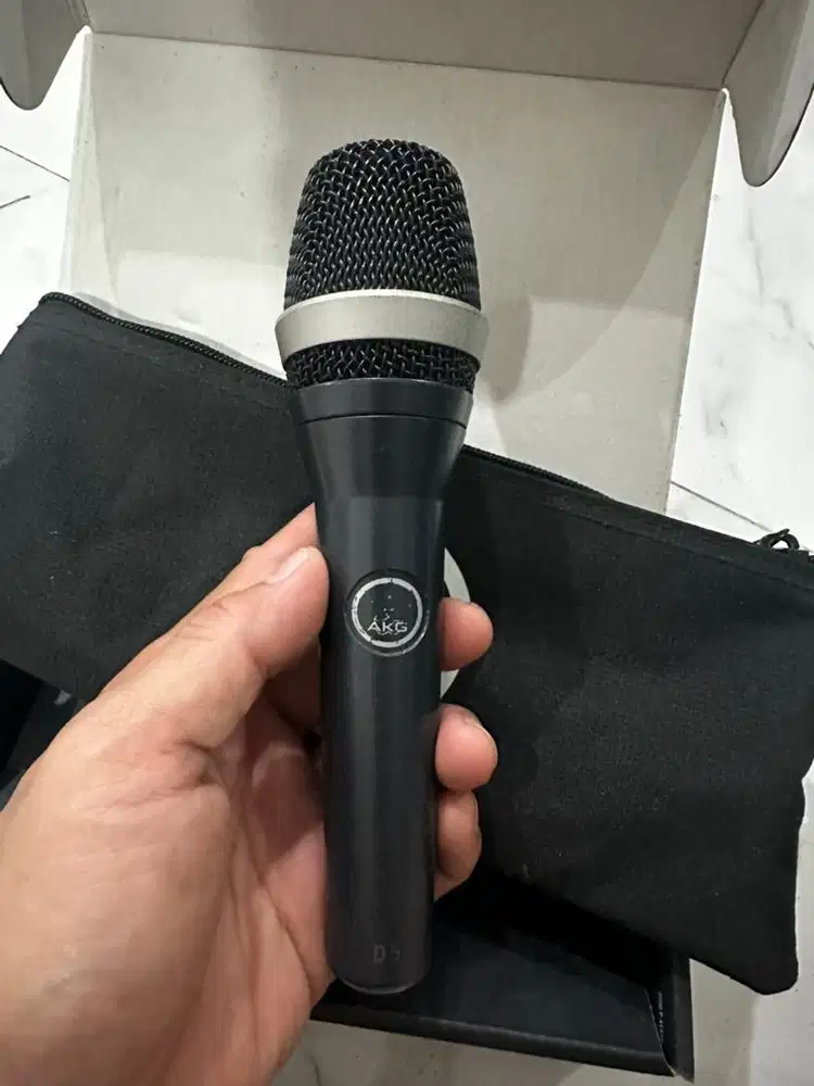 mic vocal AKG D5
