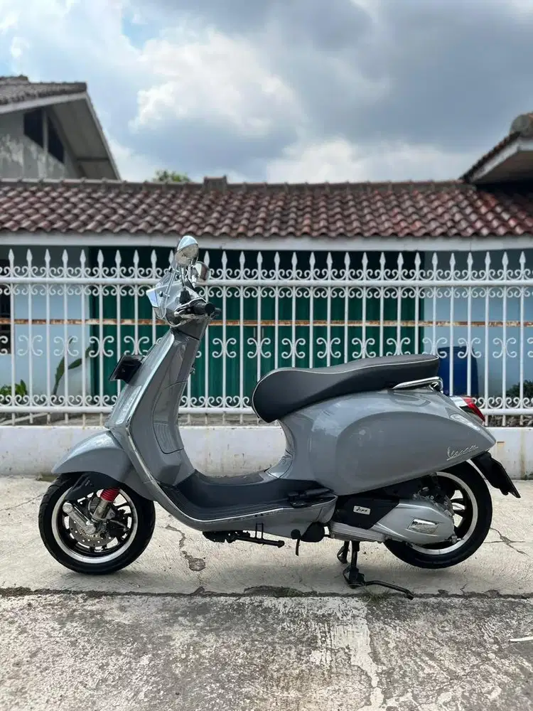 Vespa sprint 150 iget 2024 abu like new