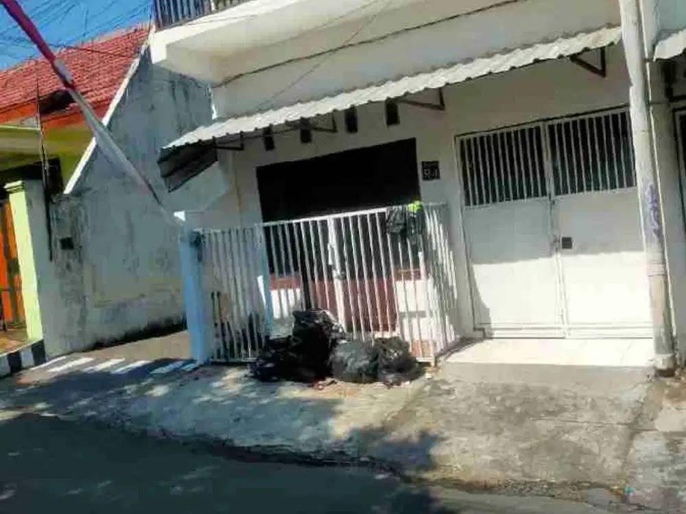 Kontrakkan 5 kamar dekat kampus UM UB Poltek Polinema dll