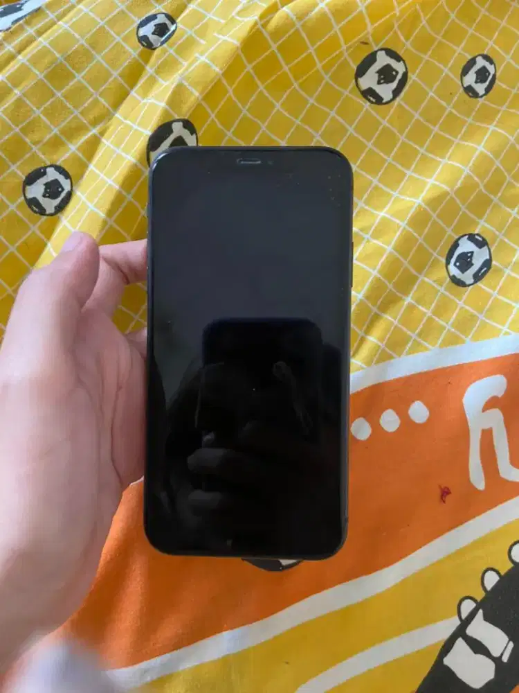 Jual cepat iphone 11 128gb black. No unlock² sinyal