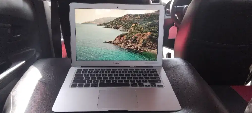Macbook early 2015 13 inch i7 8/256gb mulus dual OS tt motor/iphone