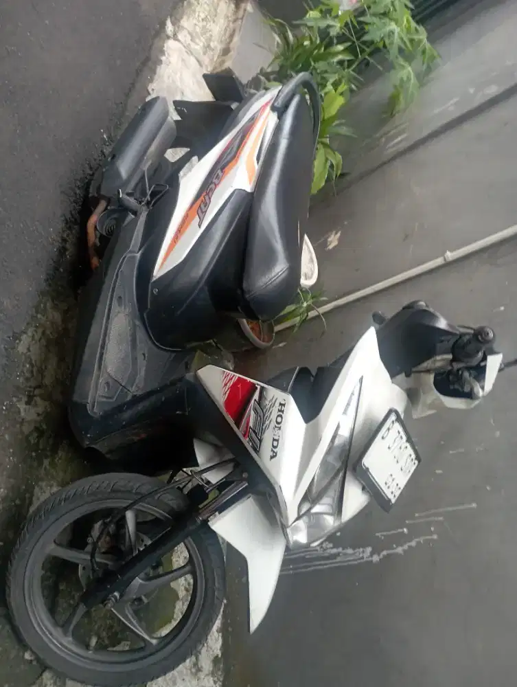 Dijual motor Beat TH 2014 Ss lengkap