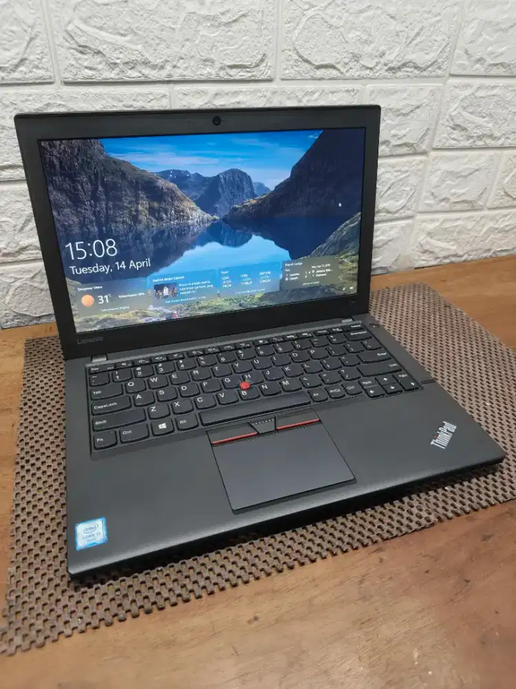Lenovo Thinkpad X270 intel Core i7 Gen-6 (8/256gb) 12,5 inch NORMAL