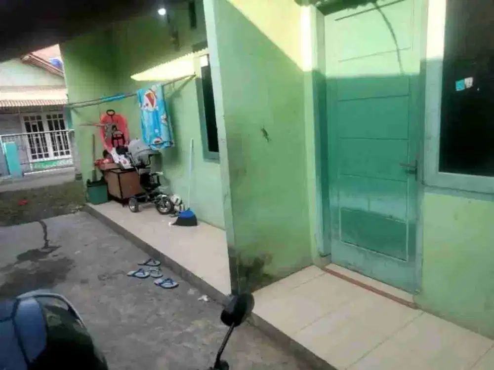 jual kontrakan 2 pintu masih ada sisa tanah deket stasiun kereta dan pasar rawu