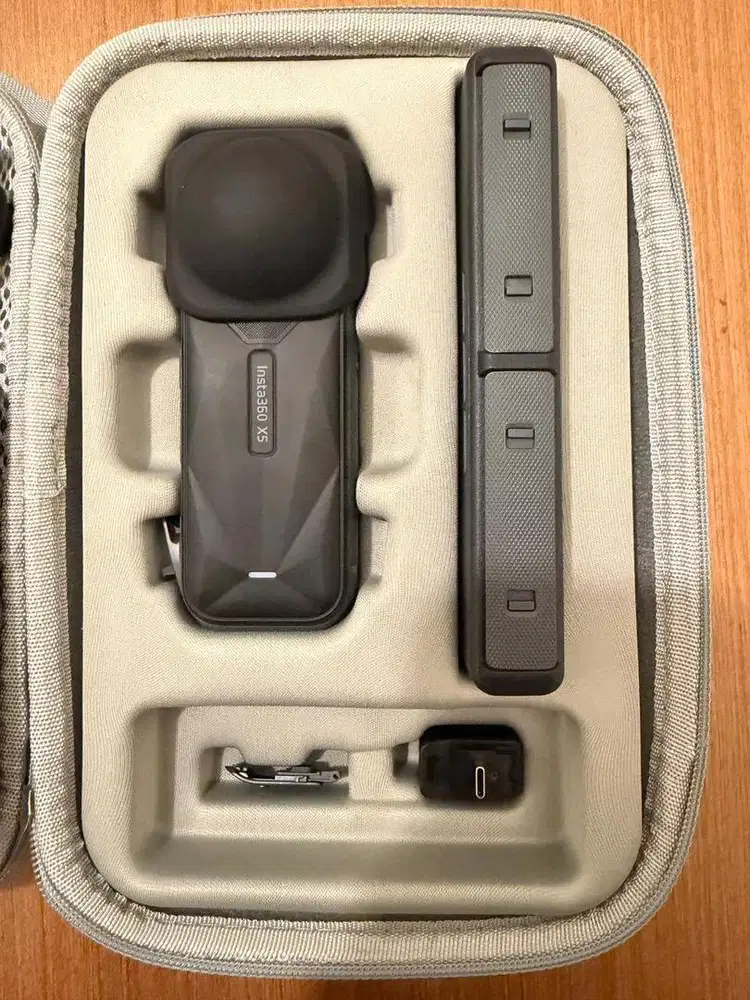 INSTA 360 X5 LIKE NEW 99.99%