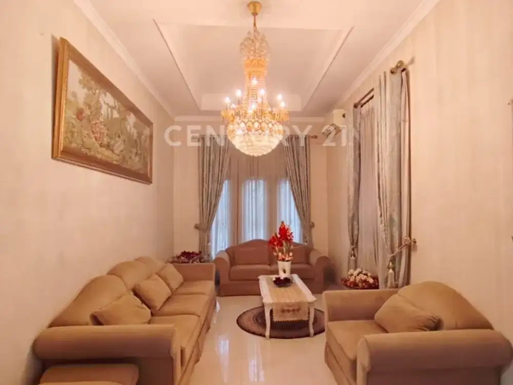 Rumah Villa Dgn Taman Yang Luas Di Pondok Benda, Tangsel