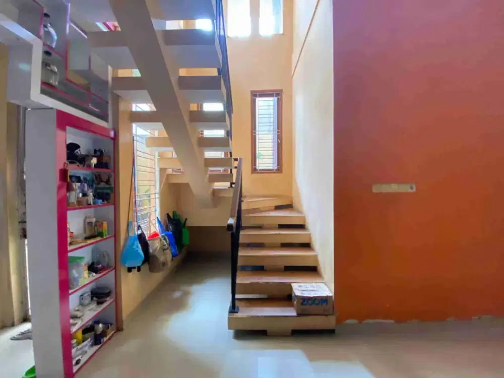 Dijual Cepat Rumah  di Pulo gerbang Permai Lt 285 M, Lb 350M, kamar tidur 4, kmr mandi 3, listrik : Token, 2200 , Air Jetpum pake Apollo mesin