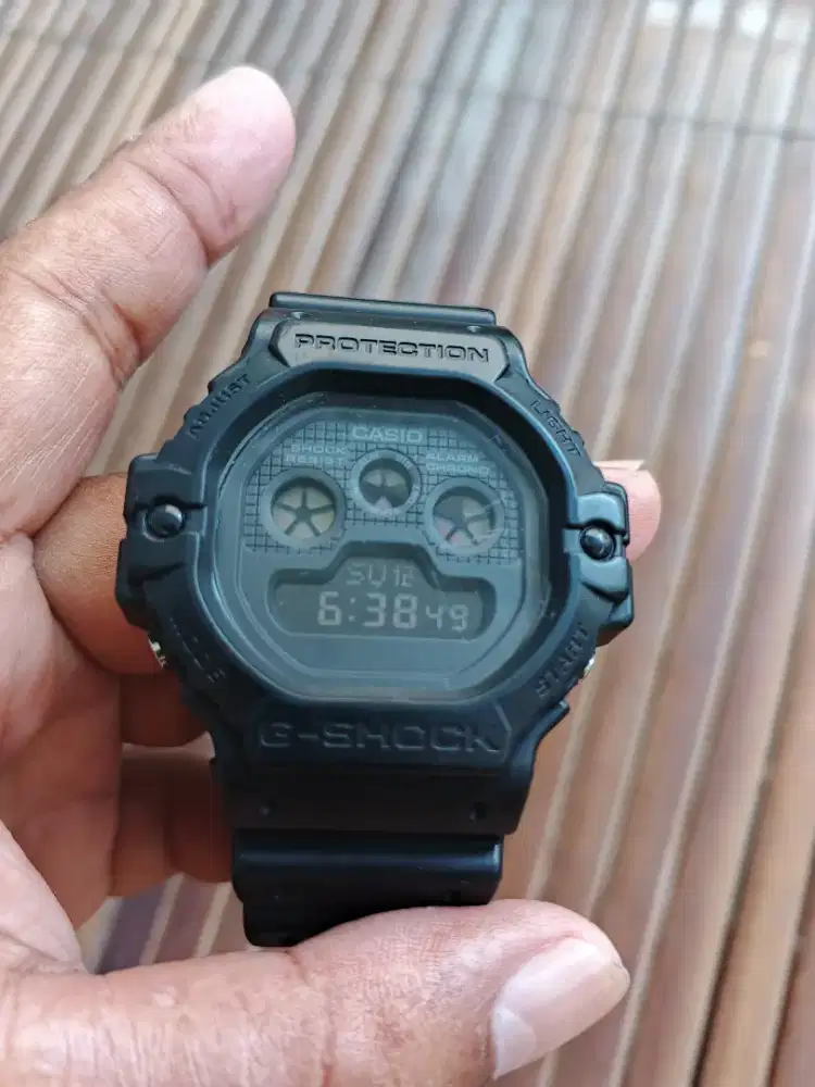 Casio G-Shock DW5900BB