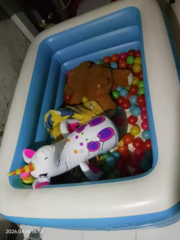 Kolam renang anak & Bola bola plastik