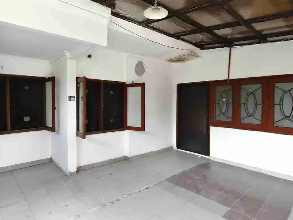 disewakan Sunter 9 x 16 bisa utk tinggal dan kantor 1½ lantai hanya 75juta/th nego