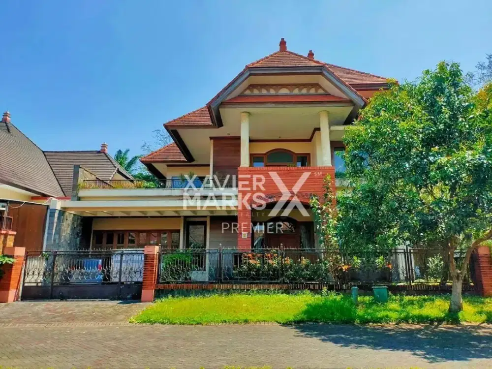 Dijual Rumah Mewah Elit Taman Golf Utama Araya Malang