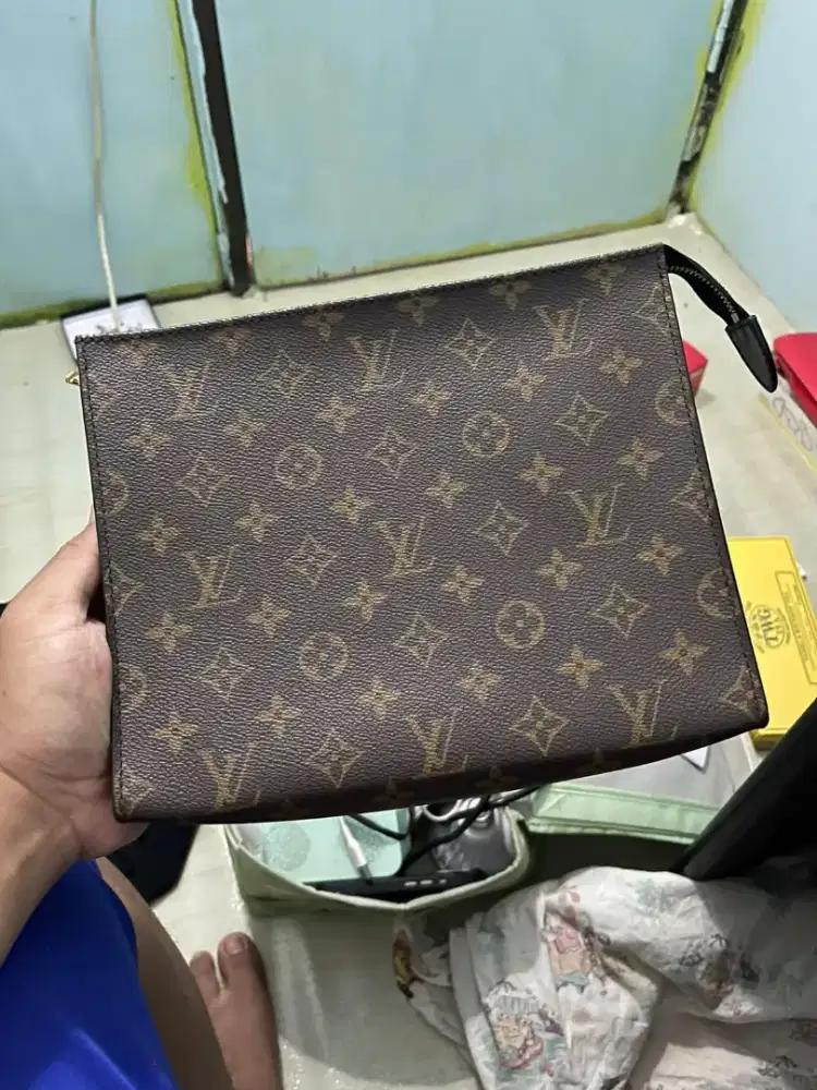Louis Vuitton Pochette Voyage MM Monogram