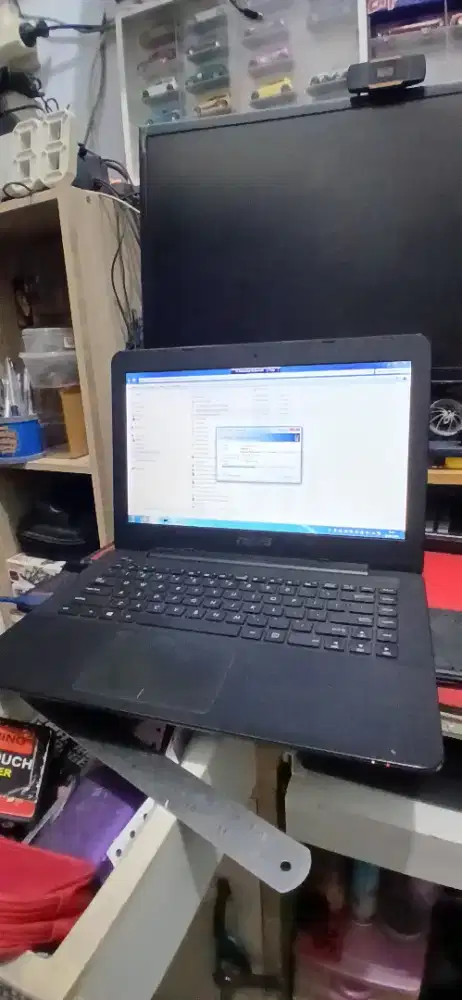 Laptop Asus AMD E17010 amd radeon R2