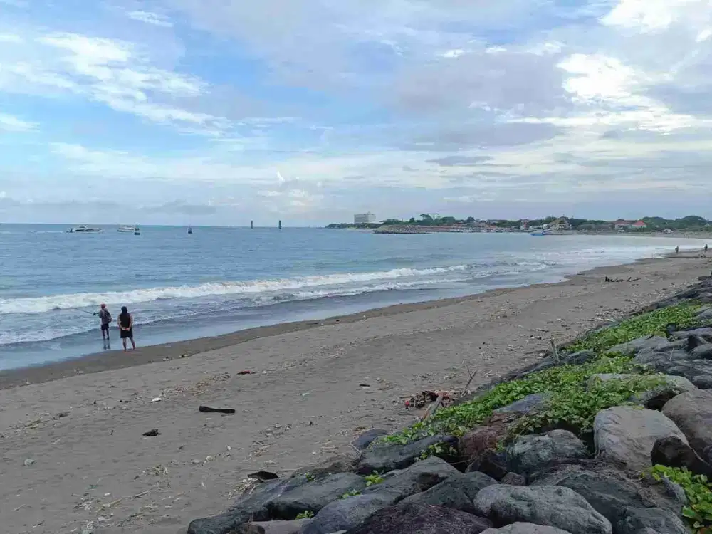 tanah loss pantai Padang galak Sanur bali